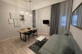 Iznajmljujem tri sobe i dva apartmana u samom centru grada, Rijeka, Wohnung