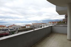 SRDOČI- stan 140m2 DB+3S s panoramskim pogledom na more + okućnica 175m2 za najam, Rijeka, Appartamento