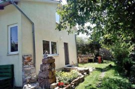 Simpatična kuća u mirnom okruženju u okolici Lupoglava, Lupoglav, Kuća
