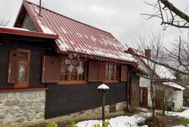 Drvena kućica u srcu Gorskog Kotra, Delnice, Casa