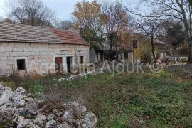 Imotski - kamena kuća 73 m2 Vinjani Donji, Imotski, Kuća