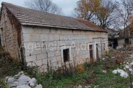Imotski - kamena kuća 73 m2 Vinjani Donji, Imotski, Haus