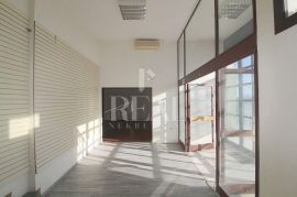 Prodaja poslovnog prostora na Podmurvicama površine 342.04 M2, Rijeka, العقارات التجارية