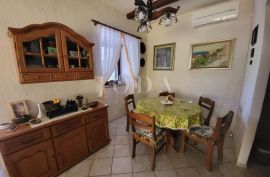 Samostojeća kuća na mirnoj lokaciji, otok Krk, Dobrinj, بيت
