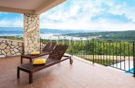 Prekrasna villa s panoramskim pogledom na more, Dobrinj, Дом