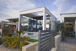 Moderna villa s bazenom i pogledom na more, Krk, Maison