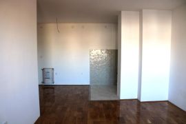 Nov trosoban stan sa PDV-om u centru ID#1608, Niš-Mediana, شقة