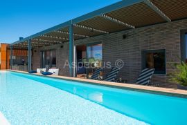 Luksuzna vila s bazenom, pogled more, Fažana, Fažana, Kuća
