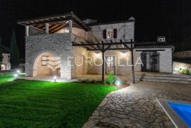 Istra, Tinjan, elegantna kamena vila s bazenom, iznimne kvalitete gradnje, Tinjan, Poslovni prostor