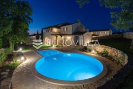 Istra, Tinjan, elegantna kamena vila s bazenom, iznimne kvalitete gradnje, Tinjan, Gewerbeimmobilie
