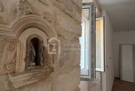Prodaja obnovljene kamene kuće na odličnoj poziciji, Korčula, Korčula, Ev