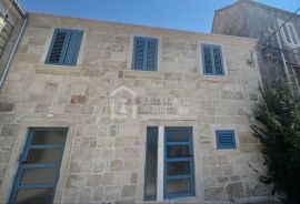Prodaja obnovljene kamene kuće na odličnoj poziciji, Korčula, Korčula, Дом
