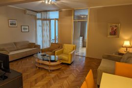 Jednosoban stan u centru Budve sa garažom, Budva, Apartamento