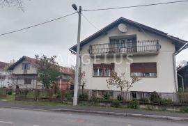 Brezovica - Odranski Strmec Zremljište 5431m2 Kuća i 3 Gospodarske zgrade, Brezovica, Kuća