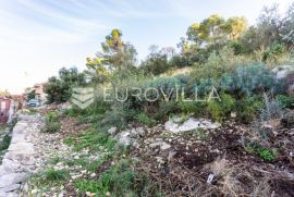 Trogir, Čiovo, građevinsko zemljište s pogledom na stari grad, ukupne površine 3.300 m2, Trogir, Arazi