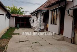 Kuća sa tri stambene jedinice ID#1320, Subotica, Maison