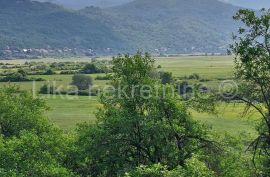 KOSINJ - Lipovo polje, starinska kuća i zemljište 33700 m2, Perušić, Haus