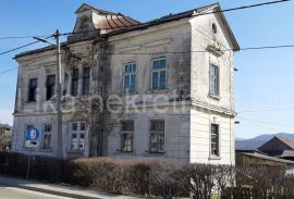 BRINJE, Frankopanska - poslovna zgrada, 2 stana, građevinsko zemljište, Brinje, Commercial property