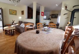 ŠKURINJE - Novouređena kuća s dva stana, garažom i okućnicom, Rijeka, Casa