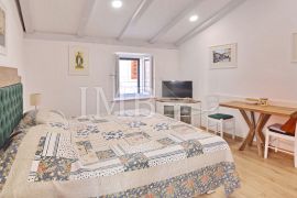Kuća cca 100 m2 | 4 etaže | 3 apartmanske jedinice | Uhodan posao iznajmljivanja | Dubrovnik, Stari grad, Dubrovnik, Ev