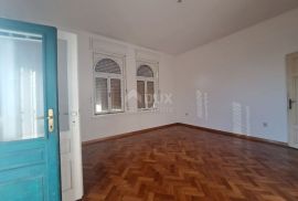 OPATIJA, CENTAR - Cijela etaža Austro-ugarske vile s posebnim ulazom, dvije terase i okućnicom!, Opatija, Apartamento