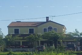 Kuća Prodaje se  kuća u  Umagu, Umag, Famiglia