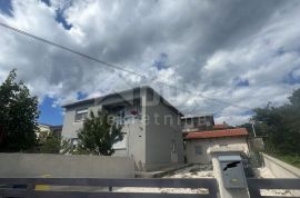 RIJEKA, ŠKRLJEVO - dvosobni stan s prostranom okućnicom, Bakar, Διαμέρισμα