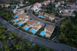 OTOK KRK, TRIBULJE - projekt dvojna kuća svaka sa svojim bazenom, Dobrinj, بيت